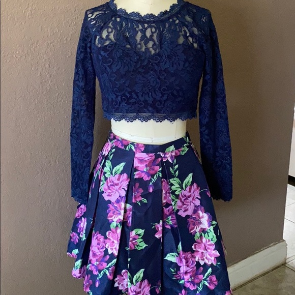 Sequin Hearts Dresses & Skirts - Sequin Hearts Juniors Navy 2PC Skirt lace Outfit